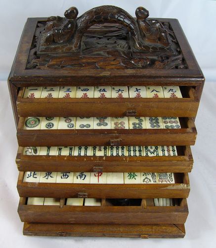 Vintage BONE & BAMBOO CARVED CASE Mah Jong game